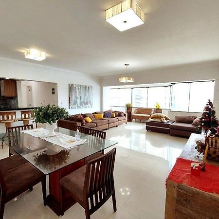 Apto Amplo 1Suite Mais 2Quartos - Quadra Mar 50M Da Praia - Somente Familiares Balneario Camboriu Dış mekan fotoğraf