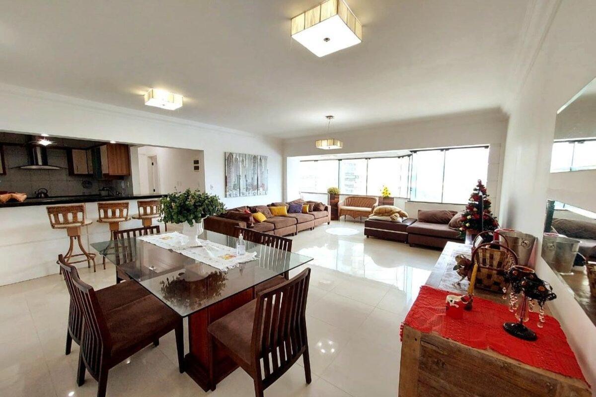 Apto Amplo 1Suite Mais 2Quartos - Quadra Mar 50M Da Praia - Somente Familiares Balneario Camboriu Dış mekan fotoğraf
