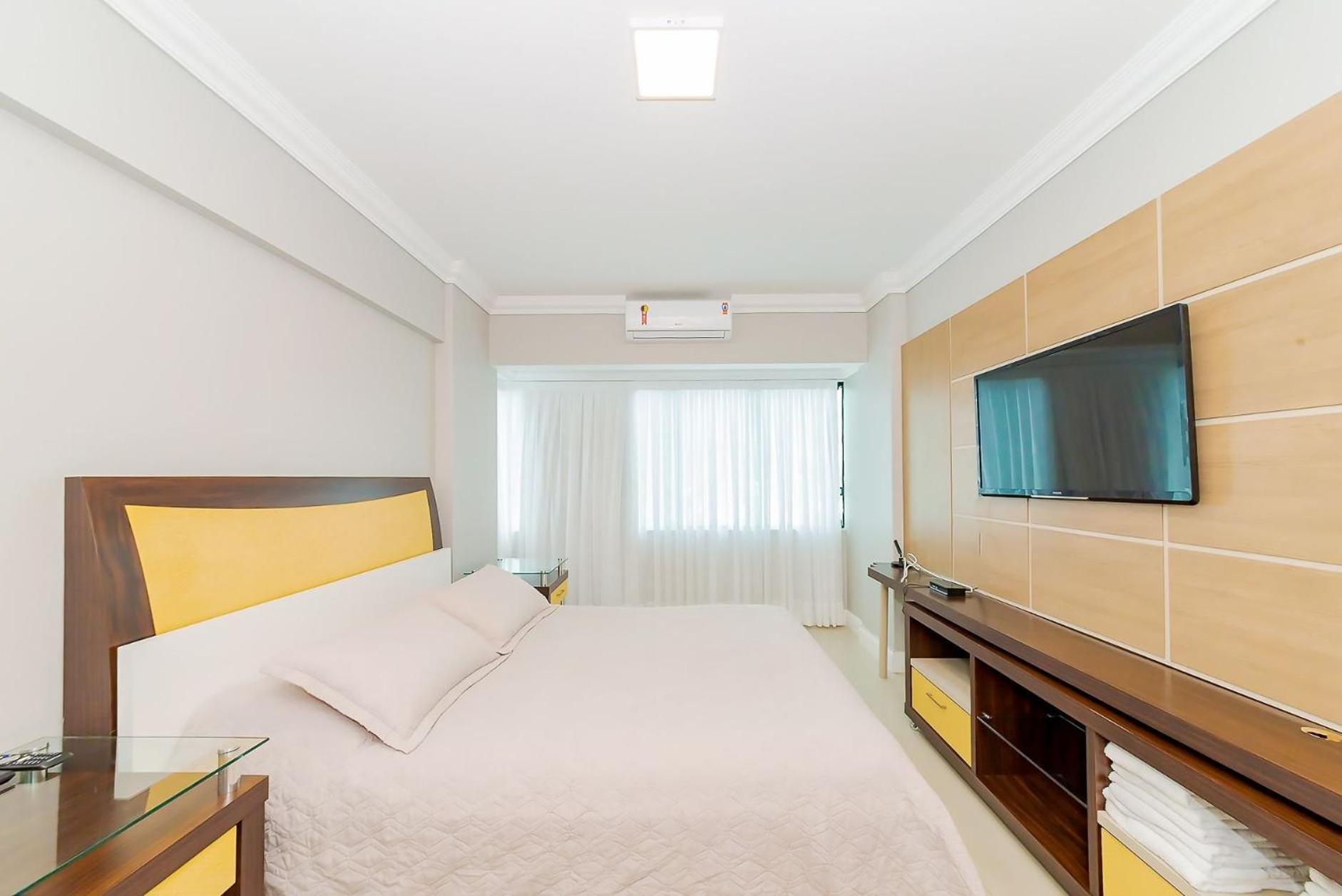 Apto Amplo 1Suite Mais 2Quartos - Quadra Mar 50M Da Praia - Somente Familiares Balneario Camboriu Dış mekan fotoğraf