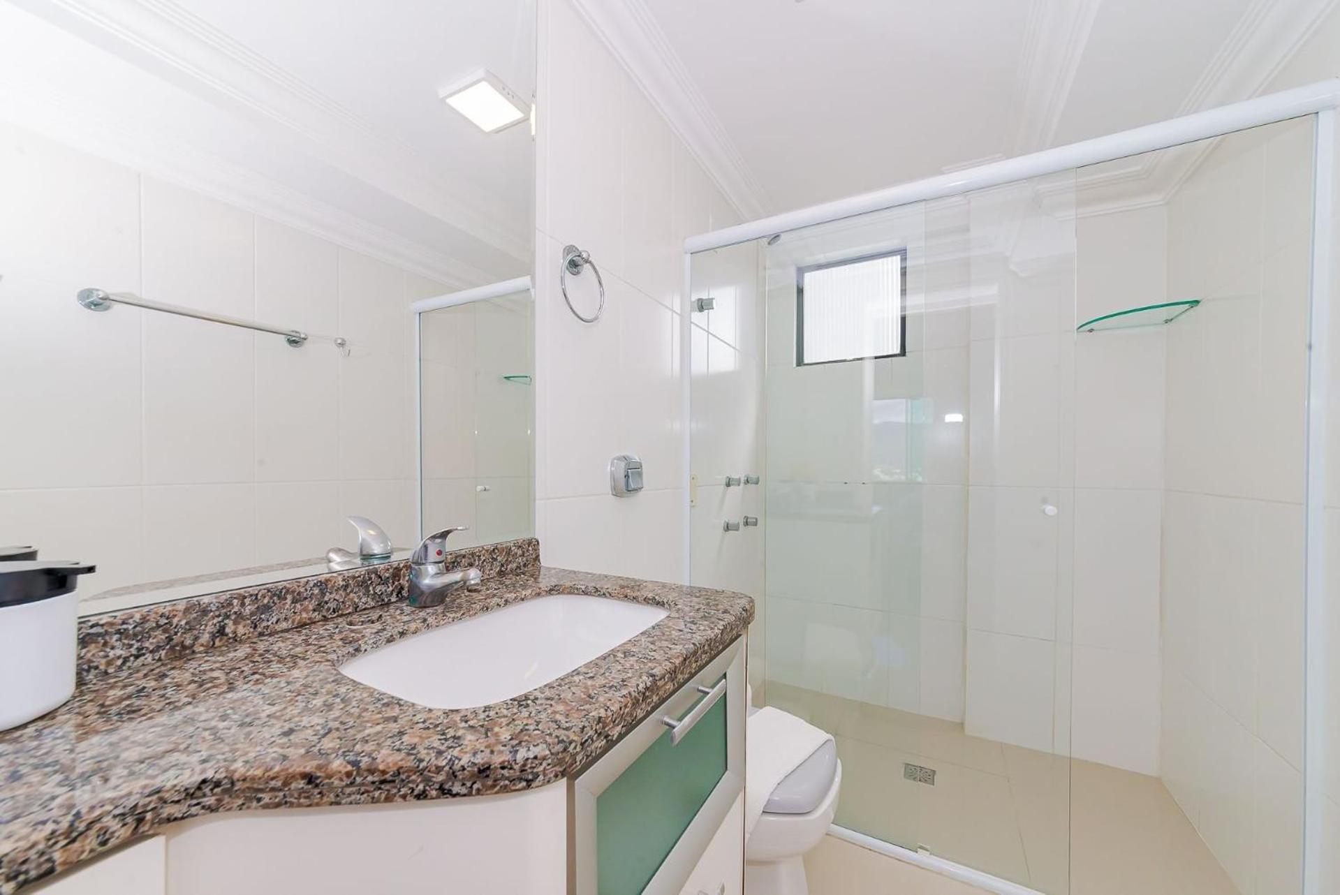 Apto Amplo 1Suite Mais 2Quartos - Quadra Mar 50M Da Praia - Somente Familiares Balneario Camboriu Dış mekan fotoğraf