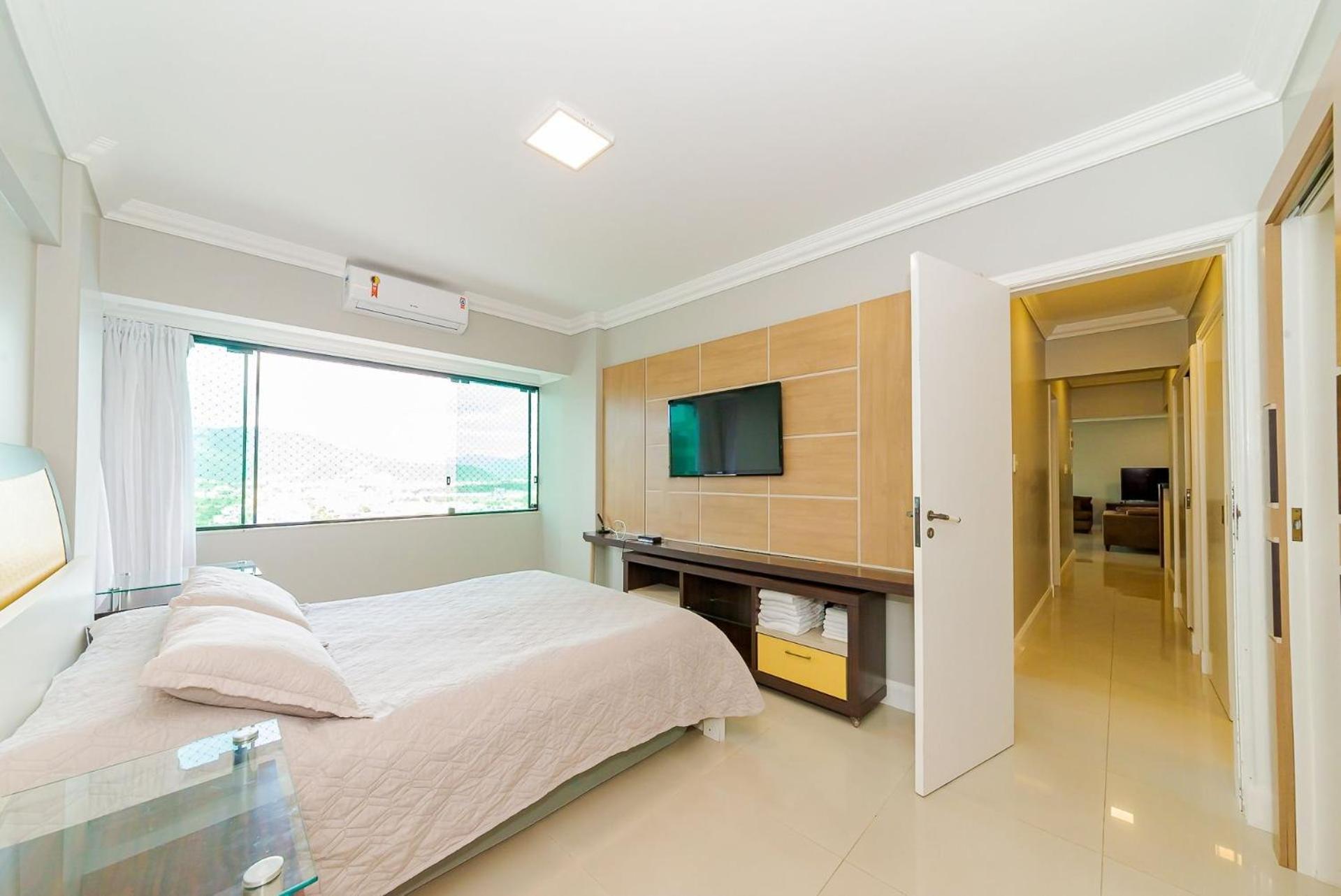 Apto Amplo 1Suite Mais 2Quartos - Quadra Mar 50M Da Praia - Somente Familiares Balneario Camboriu Dış mekan fotoğraf